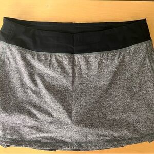 Lululemon Size 12 Gray and Black Running Skirt